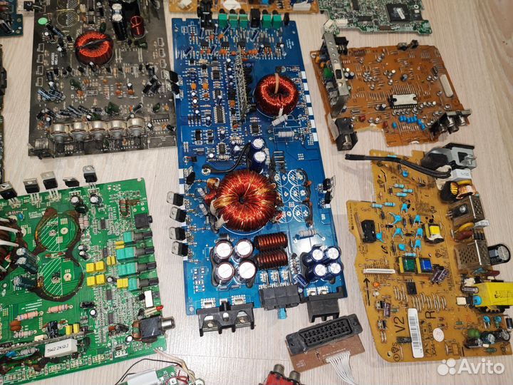 Платы от электроники на запчасти