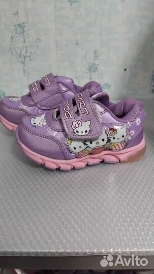 Кроссовки детские 23