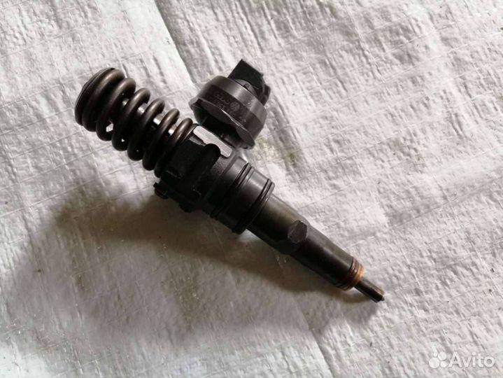 Форсунка топливная Audi A4 B6 2004 038130073BH