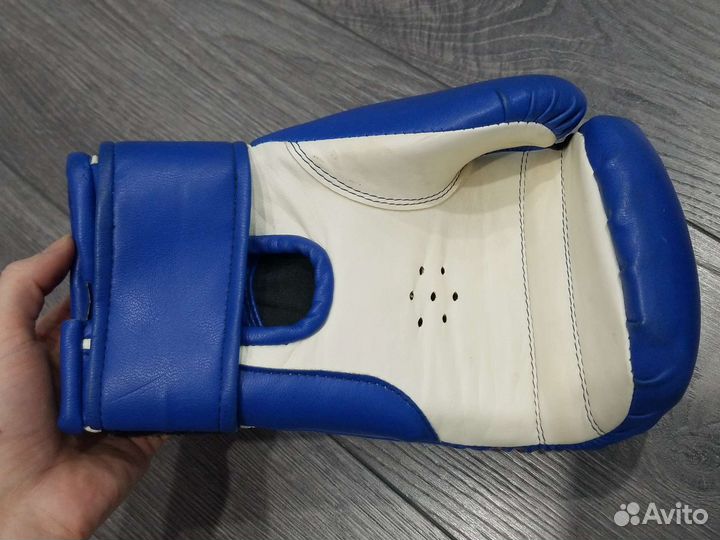 Боксерские перчатки 10 унций