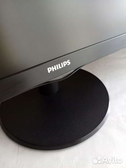Монитор Philips 22 дюйма