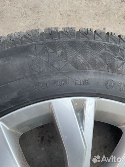 Continental ContiVikingContact 7 215/65 R17