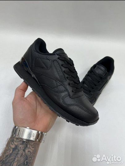 Кроссовки Reebok classic