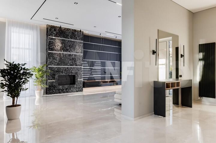 Дом 800 м² на участке 32,2 сот.