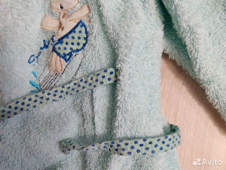 Детский халат на 1-2 года, на запах, с капюшоном