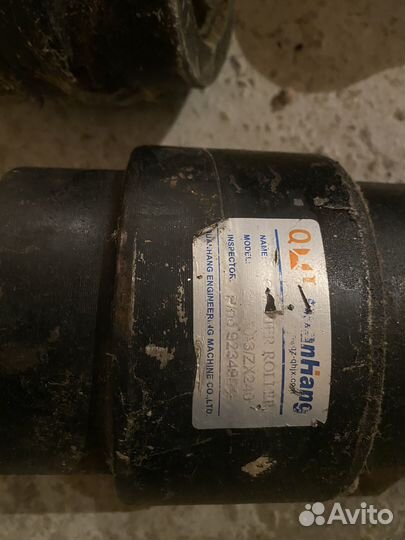 Каток поддерживающий hitachi 330/300
