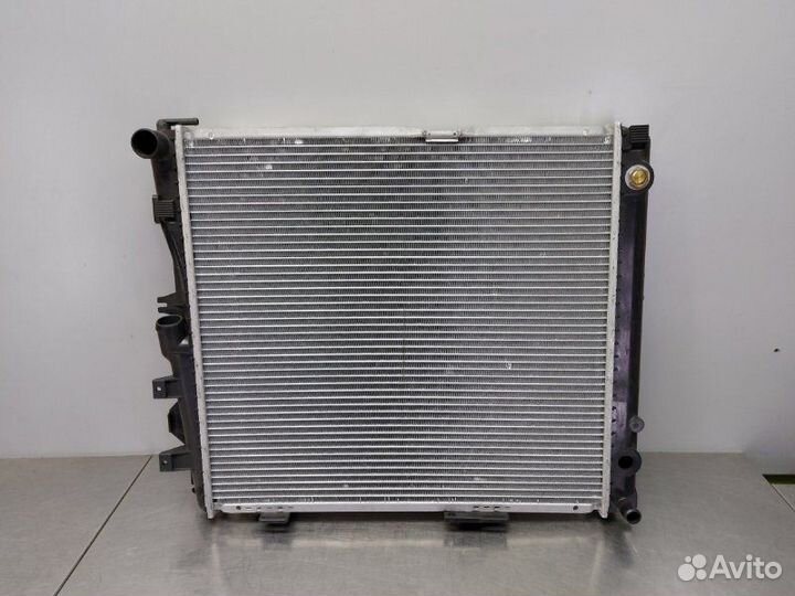 Радиатор охлаждения двигателя Mercedes-Benz