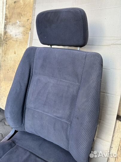 Сиденье переднее правое Audi 80 B4; B3