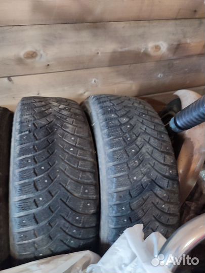 Michelin X-Ice North 215/65 R16