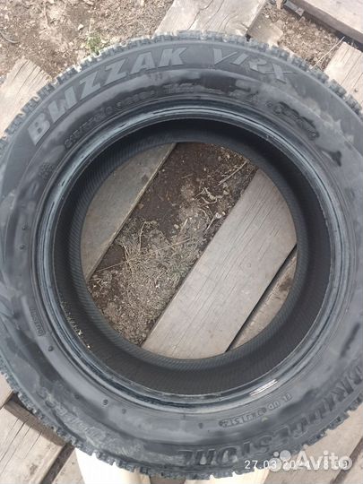 Bridgestone Blizzak VRX 215/55 R16