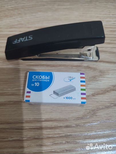 Настольная подставка для канцелярии и степлер