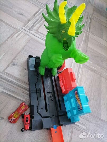 Hot wheels трек Трицераптопс
