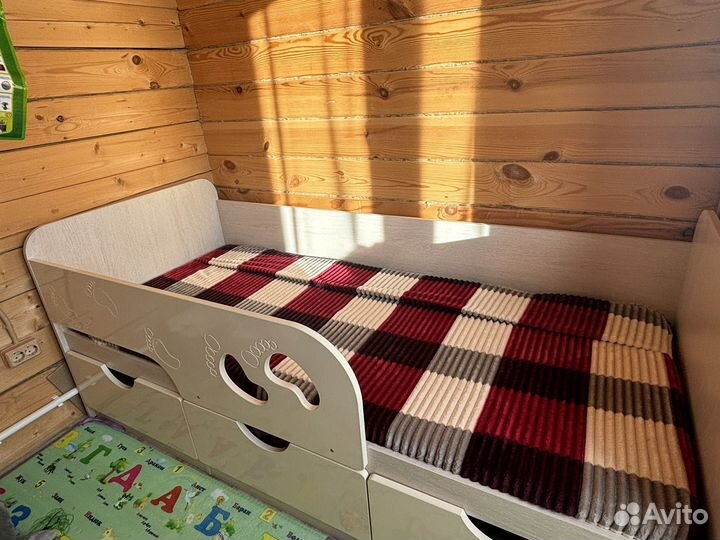 Детская кровать с матрасом 80 180