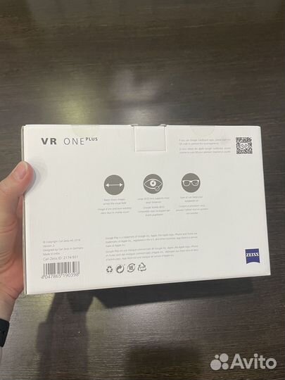 Очки виртуальной реальности Zeiss VR ONE Plus