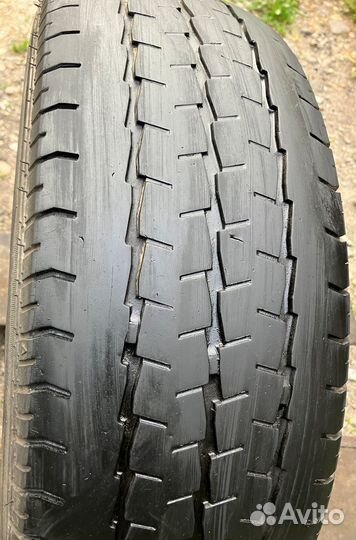 Ovation V-02 215/70 R15C