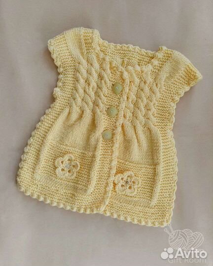 Вязаный комплект для девочки на осень-весну