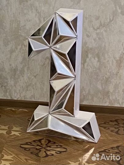 Цифра один для фотозоны на 1 годик