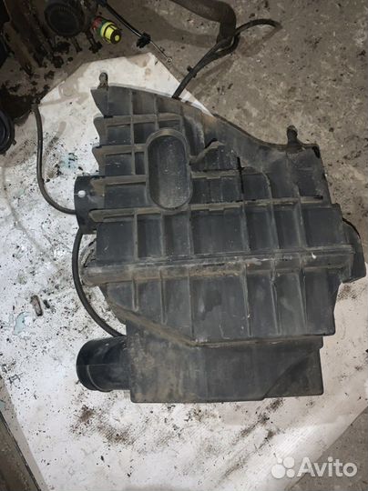 Корпус воздушного фильтра Ford Transit 6 FA 2000-6