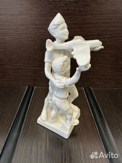 Фигурка статуэтка фарфор