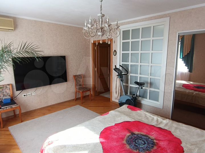 3-к. квартира, 100 м², 10/12 эт.