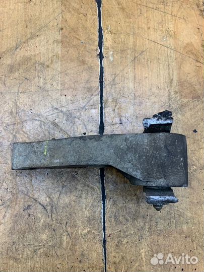 Кронштейн двигателя Skoda Fabia BZG 2008