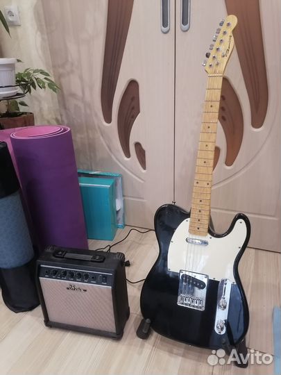 Электрогитара с комбоусилителем