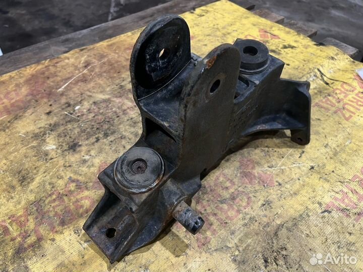 Кронштейн кабины Mercedes-Benz Actros 3 (MP3) 2017