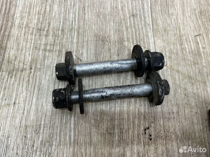 Комплект болтов задней подвески s60, s80