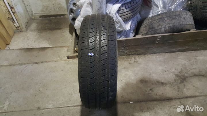 Kumho Road Venture APT KL51 235/60 R17