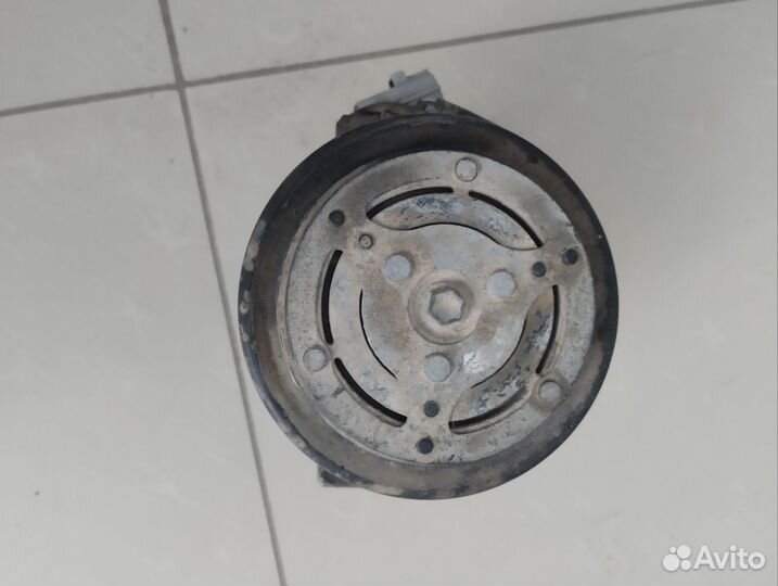 Компрессор кондиционера toyota corolla CDE120 2004