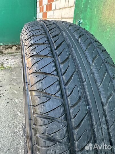 Dunlop Grandtrek PT2 215/65 R16 98S