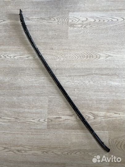 Держатель молдинга лобового стекла Ford Focus 3