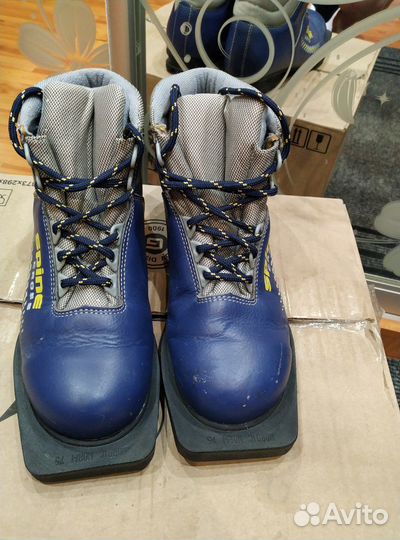 Лыжные ботинки