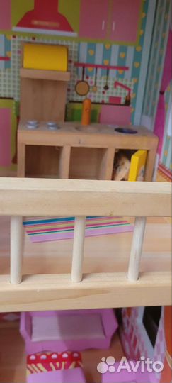 Кукольный домик с мебелью