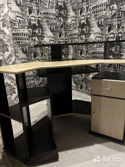 Компьютерный стол