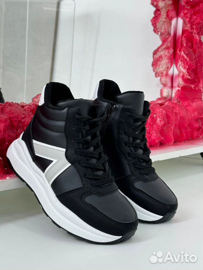 Кроссовки зимние женские