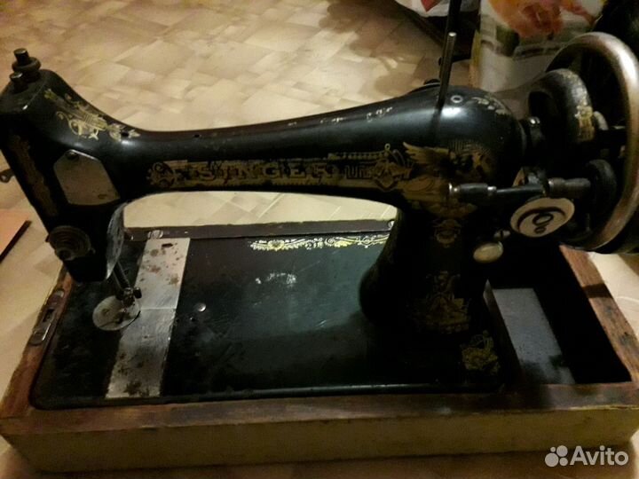 Швейная машинка Зингер