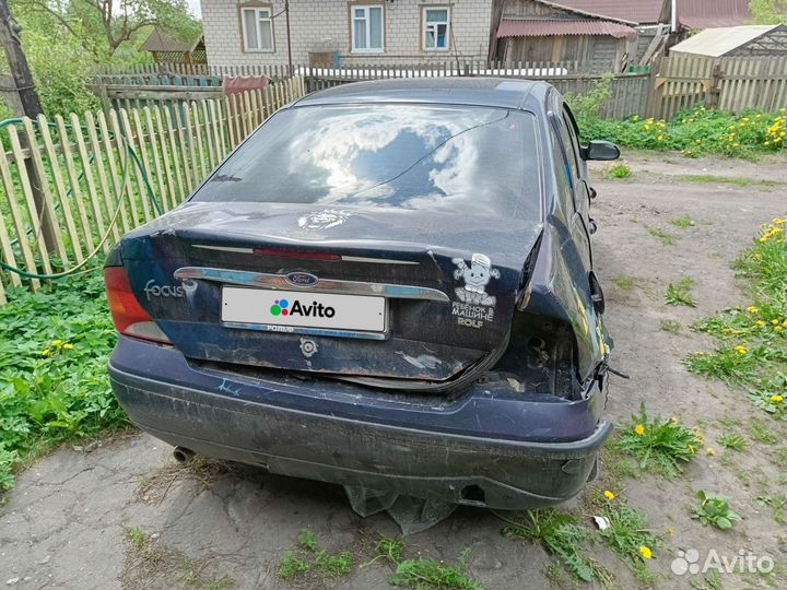 Ford Focus 1.8 МТ, 2003, битый, 269 000 км
