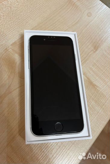 iPhone SE (2020), 64 ГБ