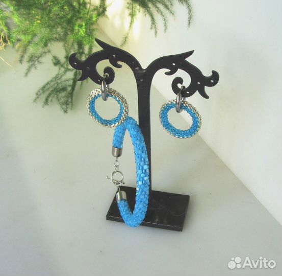 Комплект украшений серьги и браслет)