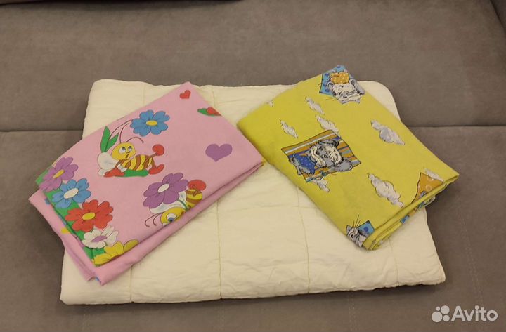 Одеяло и комплекты в детскую кроватку