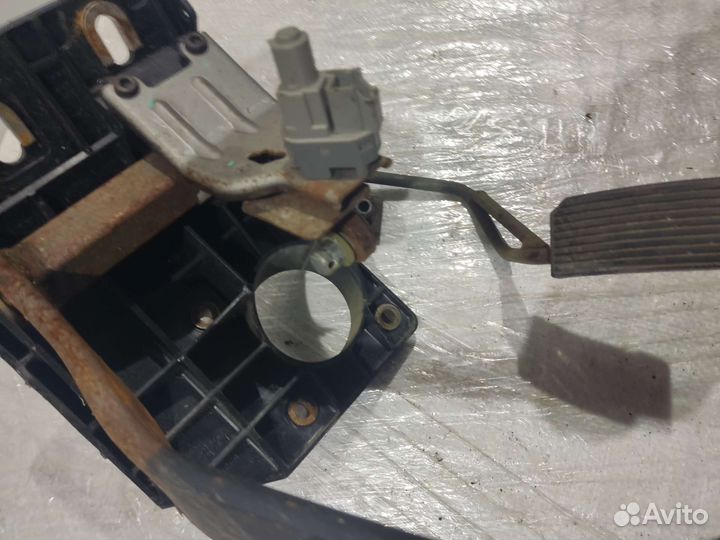 Педаль газа тормоза Mazda Tribute