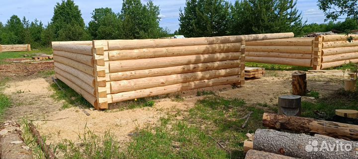 Сруб дома и бани