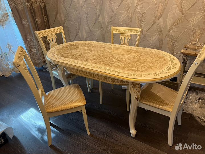 Комплект стол и стулья