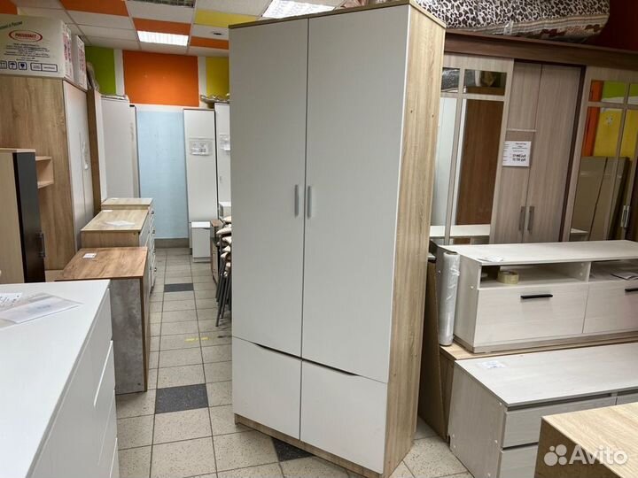 Шкаф 2-ух дверный фабричный