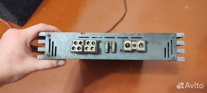 Сабвуфер с усилителем