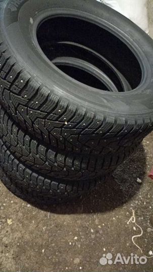 Hankook Winter I'Pike RS2 W429 215/65 R16