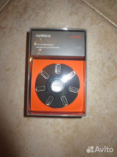 Автомобильное зарядное устройство Rombica automc07