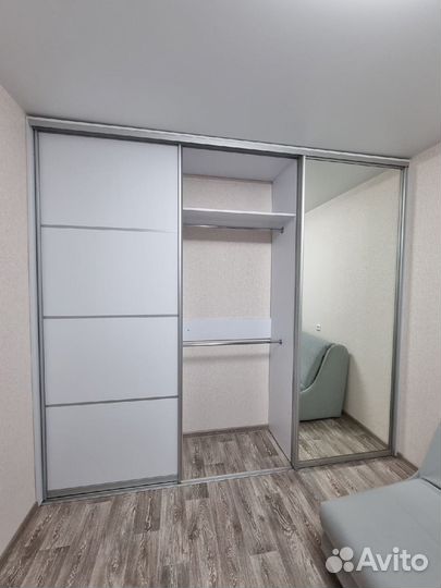 Шкаф купе с зеркалом