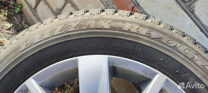 Bridgestone Blizzak Revo GZ 185/60 R15
